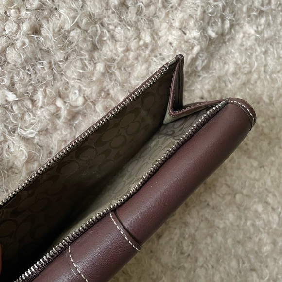 1990’s! Coach Leather Trifold Wallet - Picture 5 of 7